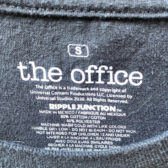 The Office Womens Small Dunder Mifflin Paper Shredder Black Graphic Tshirt - Picture 4 of 7